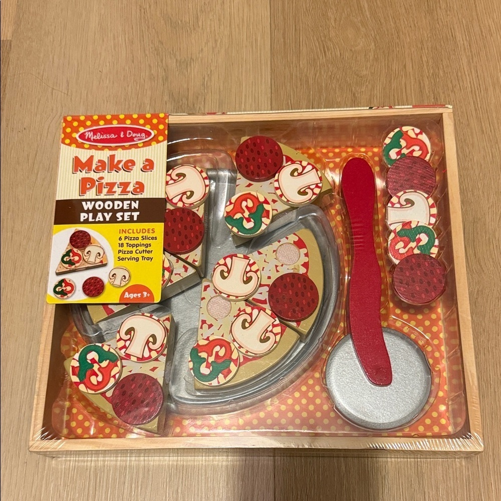 Melissa & Doug Make a Pizza Wooden Play Set new in sealed package